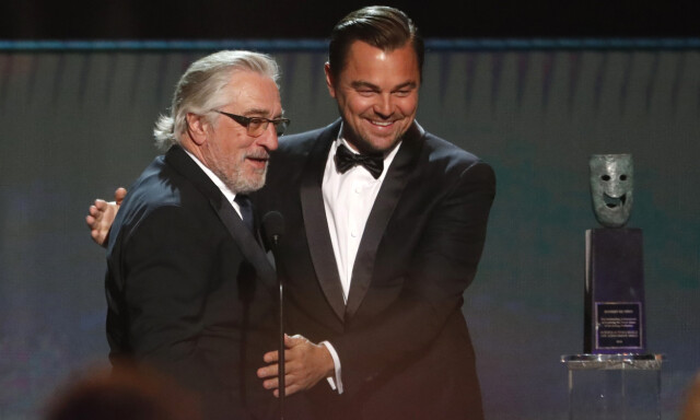 PÅ SCENEN: Robert De Niro og Leonardo DiCaprio under Screen Actors Guild Awards den 19. januar. Foto: NTB scanpix PÅ SCENEN: Robert De Niro og Leonardo DiCaprio under Screen Actors Guild Awards den 19. januar. Foto: NTB scanpix